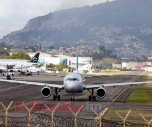 Con una conferencia de prensa, delegados del gobierno oficializaron el traspaso de Toncontín a PIA y EHISA, que manejará tres aeropuertos.