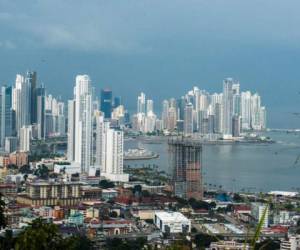 La Unión Europea se dispone a retirar de su lista negra de paraísos fiscales a Panamá.