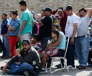Unos 400 fueron trasladados a otros estados y unos 70 fueron deportados a sus países por supuestamente escenificar desórdenes. Foto AP