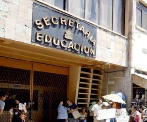 A partir del mes de marzo, los empleados que estaban bajo contrato ya no laborarán para la Secretaría de Educación.