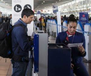 En 2017, 46.239 haitianos recibieron visas de residencia en Chile, un 95% más que el año previo, mientras que se estima que en total cerca de 100.000 haitianos estarían viviendo en Chile, incluyendo a ilegales. Foto:AFP