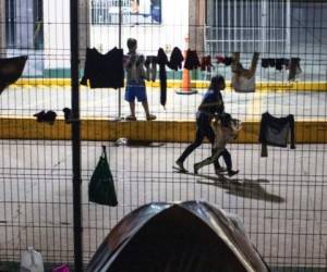 Miles de migrantes permanecen en México a la espera de su audiencia de solicitud de asilo. Foto: AP.
