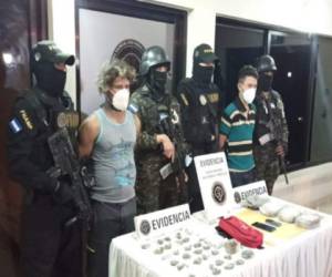 La Fuerza Nacional Antimaras y Pandillas (FNAMP) y la Policía Militar del Orden Público (PMOP) participaron en la captura de los sujetos.