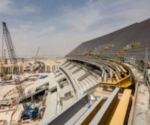 El Comité de Organización del próximo Mundial confirmó que 'dos empleados que trabajan (...) en el proyecto del estadio Al Thoumama dieron positivo por Covidd-19', según indicó en un comunicado.