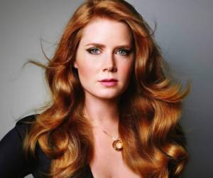 Amy Adams paga $500 dólares que son semejantes a 11 mil lempiras cuando tiene cita con su estilista Mark Townsend.