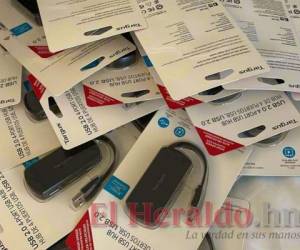 El primer lote de 1,875 impresoras ya está en el país, junto a parte de los 6,800 hubs con puertos USB. Foto: El Heraldo