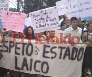 Hondureños protestando contra la lectura de la Biblia en las escuelas. Foto: Johny Magallanes/ EL HERALDO