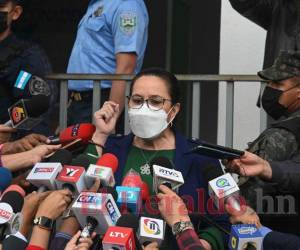 Ana García de Hernández aseveró que hay argumentos sólidos para demostrar que su esposo es inocente y que debe ser juzgado aquí.