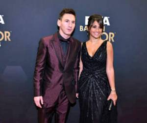 Lionel Messi y Antonella Rocuzzo en la gala del Balón de Oro. (Foto: Agencias/AFP)