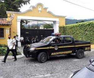 Fotografías que circulan en redes evidencian que la casa estaba ubicada en una zona lujosa con varias habitaciones y piscina. Foto: Cortesía Fiscalía.