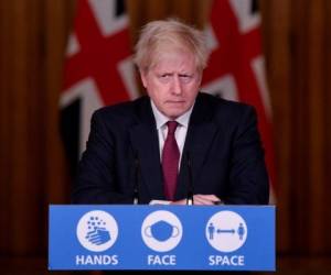 'Alertamos a la OMS', añadió Johnson. Agregó que no hay evidencias de que la nueva cepa cause más muertos o afecte la eficacia de las vacunas. Foto: AFP.