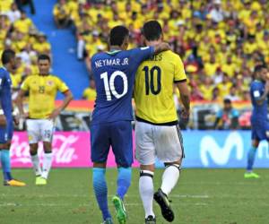 Neymar Jr. y James Rodríguez en el duelo Colombia vs Brasil en Barranquilla. (Fotos: AFP)