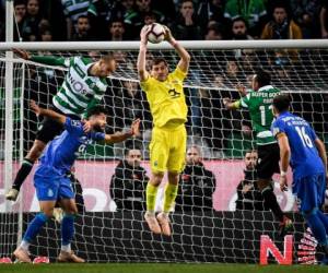 Casillas se deshace en agradecimientos a los clubes por los que ha pasado, a sus compañeros y también a sus rivales. Foto: AFP