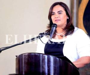 La ex primera dama Rosa Elena de Lobo interpuso una demanda contra el Consejo Nacional Anticorrupción.