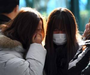 La muerte de Kim Jong-hyun, de 27 años, una estrella del pop surcoreano que dijo estar 'roto por dentro' antes de suicidarse, dejó traumatizado a sus fans. Fotos Agencia AFP