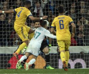 Con esta falta penal el Real Madrid pudo asegurar el pase a semis. Foto: AFP