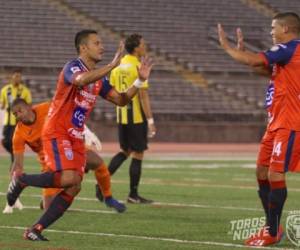 Jairo Arrieta abrió el marcador a los tres minutos de iniciado el partido.