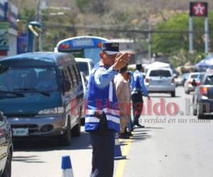 Son más de un millón de vehículos y unas 800,000 motocicletas las que circulan en Honduras, según el Instituto de la Propiedad. Foto: EL HERALDO.