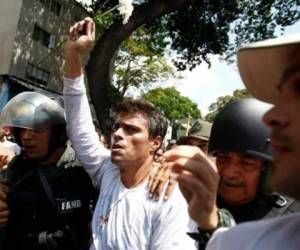 López, de 46 años, y Ledezma, de 62, los dos presos más emblemáticos de la oposición venezolana, fueron devueltos a prisión tras sus llamados a no votar en la Constituyente impulsada por Maduro.