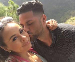 Ana Alvarado, Lipstickfables anunció que su boda en Honduras será celebrada en El Picacho.