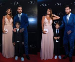 El delantero uruguayo del Barcelona Luis Suárez y su esposa, Sofía Balbi, renovaron sus votos matrimoniales este jueves en Uruguay, y entre los invitados estaba Leo Messi y su familia. (Fotos: AFP)