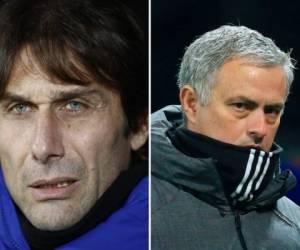 Antonio Conte, entrenador del Chelsea, y José Mourinho, DT del Manchester United. (AFP)