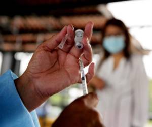 El presidente Juan Orlando Hernández, publicó ayer en su cuenta oficial de Twitter que esta semana llegarán a Honduras otras 1.5 millones de vacunas de AstraZeneca a través del Mecanismo Covax.