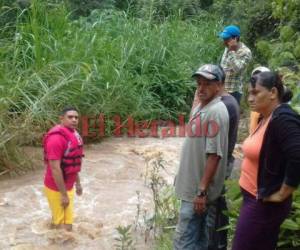 El río había crecido producto de las fuertes lluvias que azotan esa región del país.