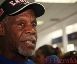 Danny Glover, de 71 años, es acompañado por su esposa Eliane Cavaillero y un hermano. (Fotos: EL HERALDO)