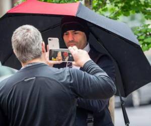 Aaron Schlossberg fue despedido este jueves por haber agredido verbalmente a dos migrantes. Foto cortesía Tribune News