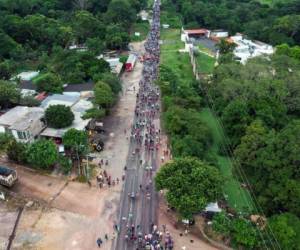 Los migrantes siguen su camino hacia Estados Unidos a través de México. Foto: Agencia AFP