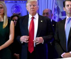 Donald Trump y su familia serán los grandes ausentes en este evento. (AFP)