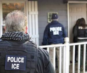El ICE está a cargo de arrestar y deportar a los inmigrantes que carecen de permiso legal para vivir en Estados Unidos. Foto: AP