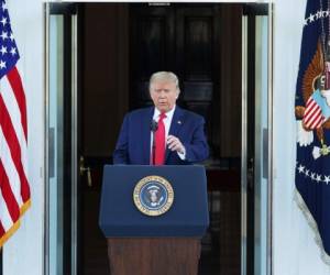 Pero este lunes en una rueda de prensa en la Casa Blanca, el mandatario se defendió además de instrumentalizar el tema de la vacuna como argumento de campaña. Foto: AFP