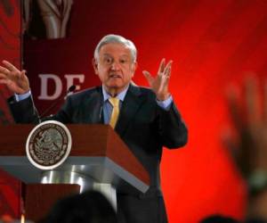 Fotografía de archivo del 8 de marzo de 2019 del presidente mexicano, Andrés Manuel López Obrador, durante su conferencia de prensa diaria en el Palacio Nacional, en la ciudad de México. Foto: AP