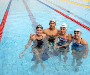 Los nadadores Angie Vilorio, Roberto Larios, Camila Mass y Mariel Aparicio están preparados para una dura jornada que tendrán en Puerto Rico.