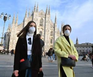En Italia, unas 52,000 personas se despertaron el domingo en zonas de cuarentena instauradas en Lombardía y Véneto. Foto AFP