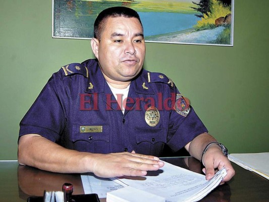 El Comisionado de la Policía Nacional, Lorgio Oquelí Mejía Tinoco, es acusado de varios delitos por el Ministerio Público.