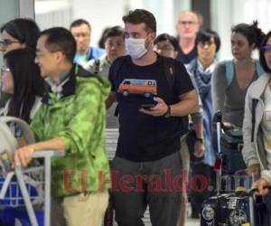 Las autoridades informaron que el hombre entró por el aeropuerto el viernes pasado. Fotos: AFP.