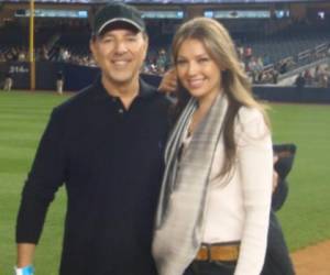 Tommy Mottola junto a su esposa Thalía. Foto Instagram