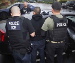 La policía del condado de Miami Dade podrá detener a inmigrantes e indagar sobre su estatus migratorio.