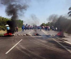 En algunos carriles de la CA-5 a la altura del desvío a Conejo, en Comayagua, no había paso.