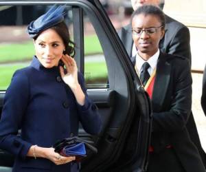 Según medios británicos, Meghan se levanta a la 4:30 para hacer Yoga y habitualmente a las cinco de la mañana envía correos a su personal con peticiones muy específicas, que se repiten entre cinco y seis veces durante el día, acciones que podría haber influido en la renuncia.