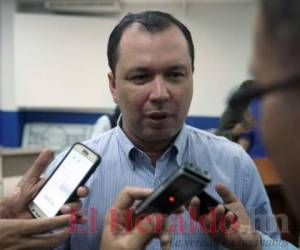 El vicepresidente del Congreso Nacional, Reynaldo Ekónomo, dijo que su familia se ha visto afectada por el covid-19.