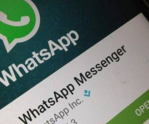 WhatsApp cuenta con más de mil millones de usuarios activos al día en más de 180 países. (Foto: AFP)