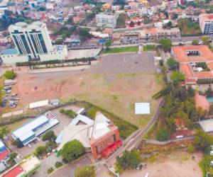 Esta es la plaza que se construiría en El Zarzal. Según el gobierno, aquí se tendrían las oficinas de atención al público, pero solo se elaborará una estructura contiguo a Casa de Gobierno.