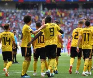 Los jugadores belgas celebran un cuarto gol del partido ante Túnez.