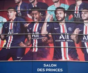 El PSG anunció poco después que no descarta jugar en el extranjero 'si no es posible en Francia' lo que resta de Liga de Campeones. Foto: AFP
