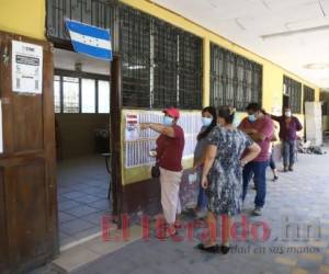 En escuelas y colegios de lugares recónditos del país se instalará todo el equipamiento satelital para realizar la transmisión de resultados electorales. Foto: El Heraldo