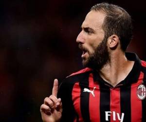 Gonzalo Higuaín, delantero de Milan de Italia, podría dejar el Calcio por la Premier League. Foto: Instagram